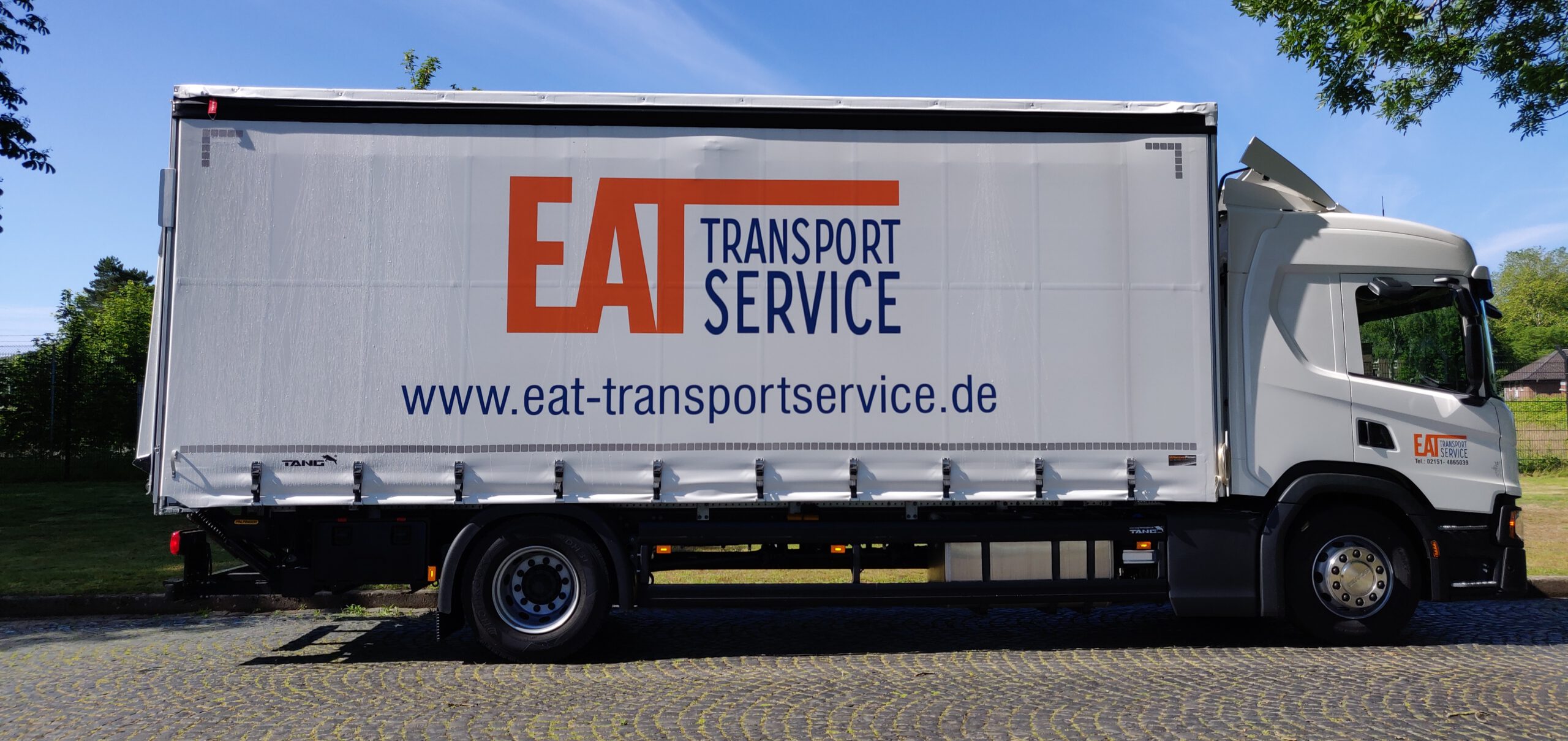 Planen-Fahrzeuge, Fahrzeug für Logistik Service von der E.A.T. TransportService